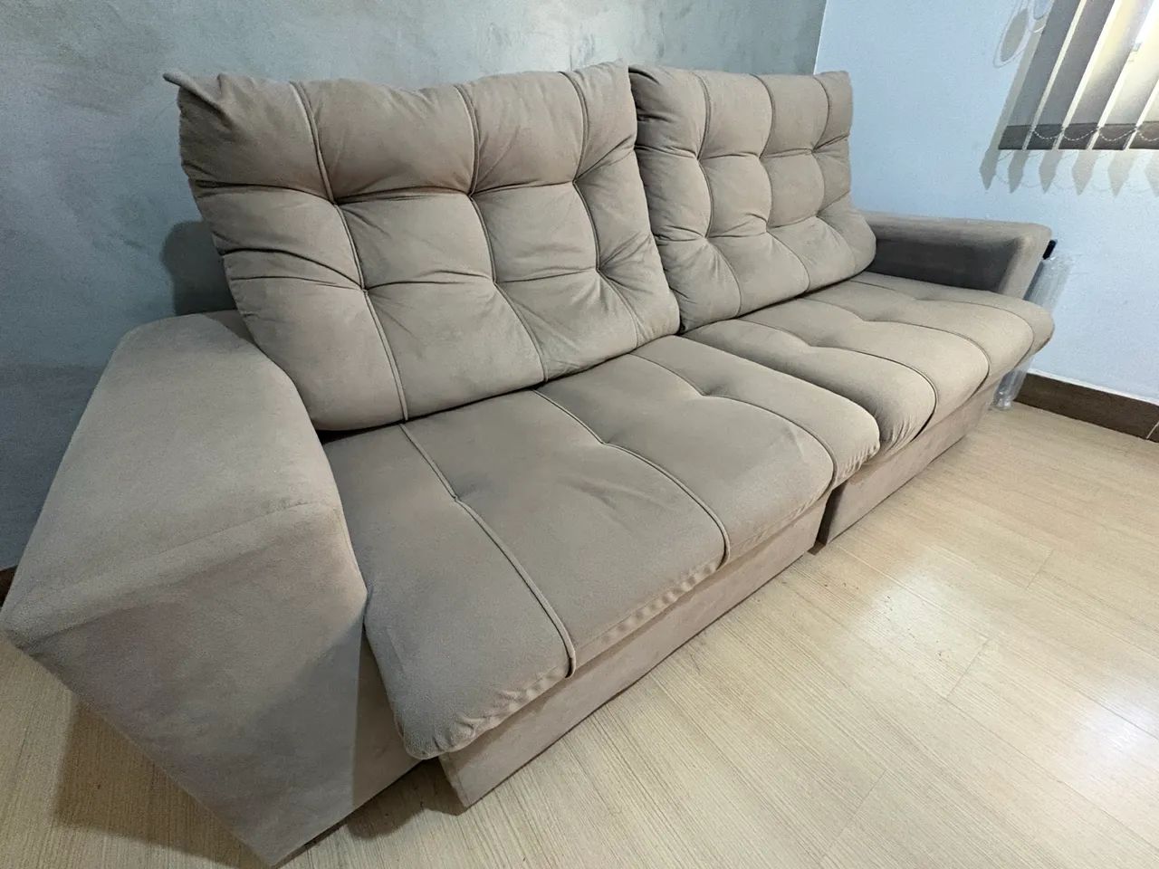 Sofá retrátil 2,20m - Suede - Super conservado!! - Foto 4