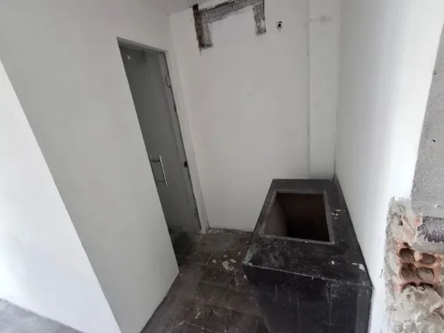 Sala Comercial c/ 2 Pisos e 200m² ótimo para sua Empresa no Centro Comercial Sollarium Mal - Foto 2