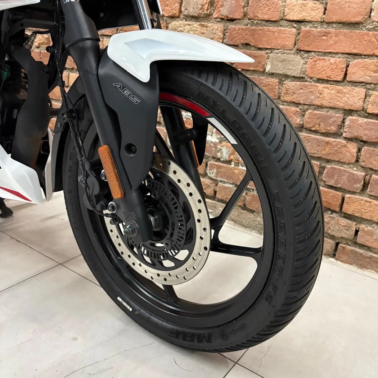 Bajaj PULSAR N150 - Foto 4