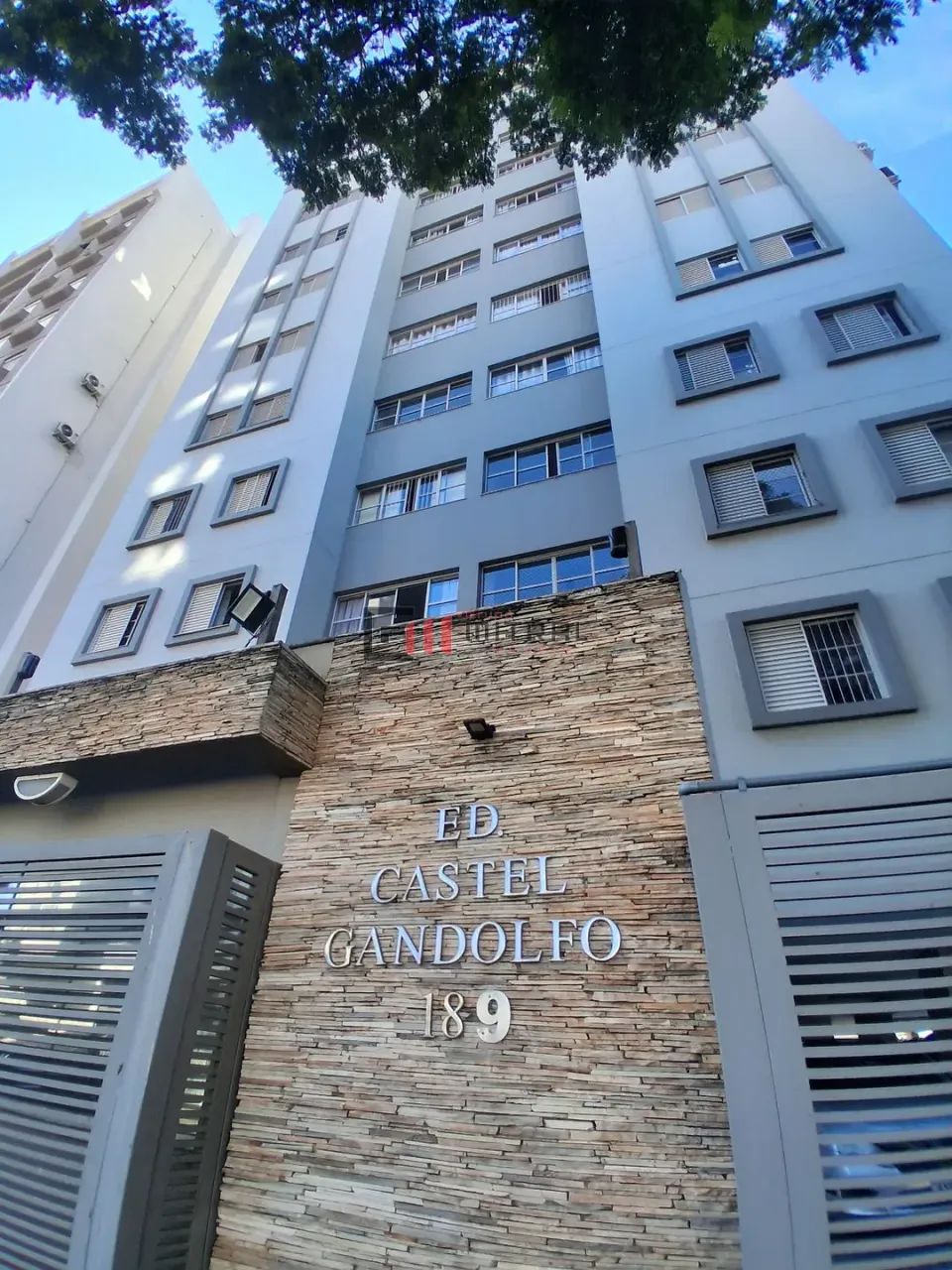 Edifício Castel Gandolfo / Apartamento três dormitórios 2 banheiros e uma vaga de garagem 