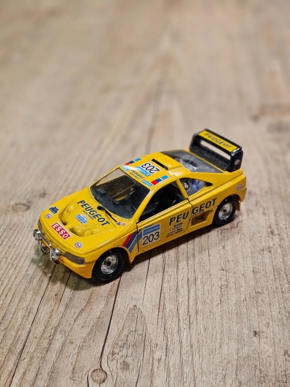 405T16 PEUGEOT 1/43 【希少】【レア】IXO Peugeot 1/43 - RAC041 IXO - 1990 Rally Dakar Paris - #203 T16 405 ミニカー