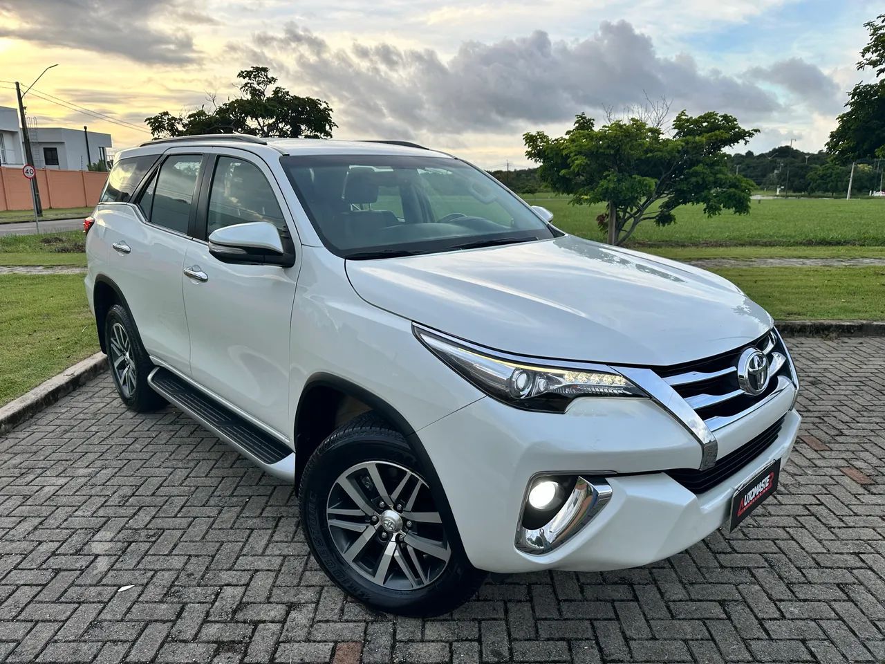 Toyota Hilux Hilux SW4 SRX 4x4 2.8 TDI 16V Dies. Aut. 2017