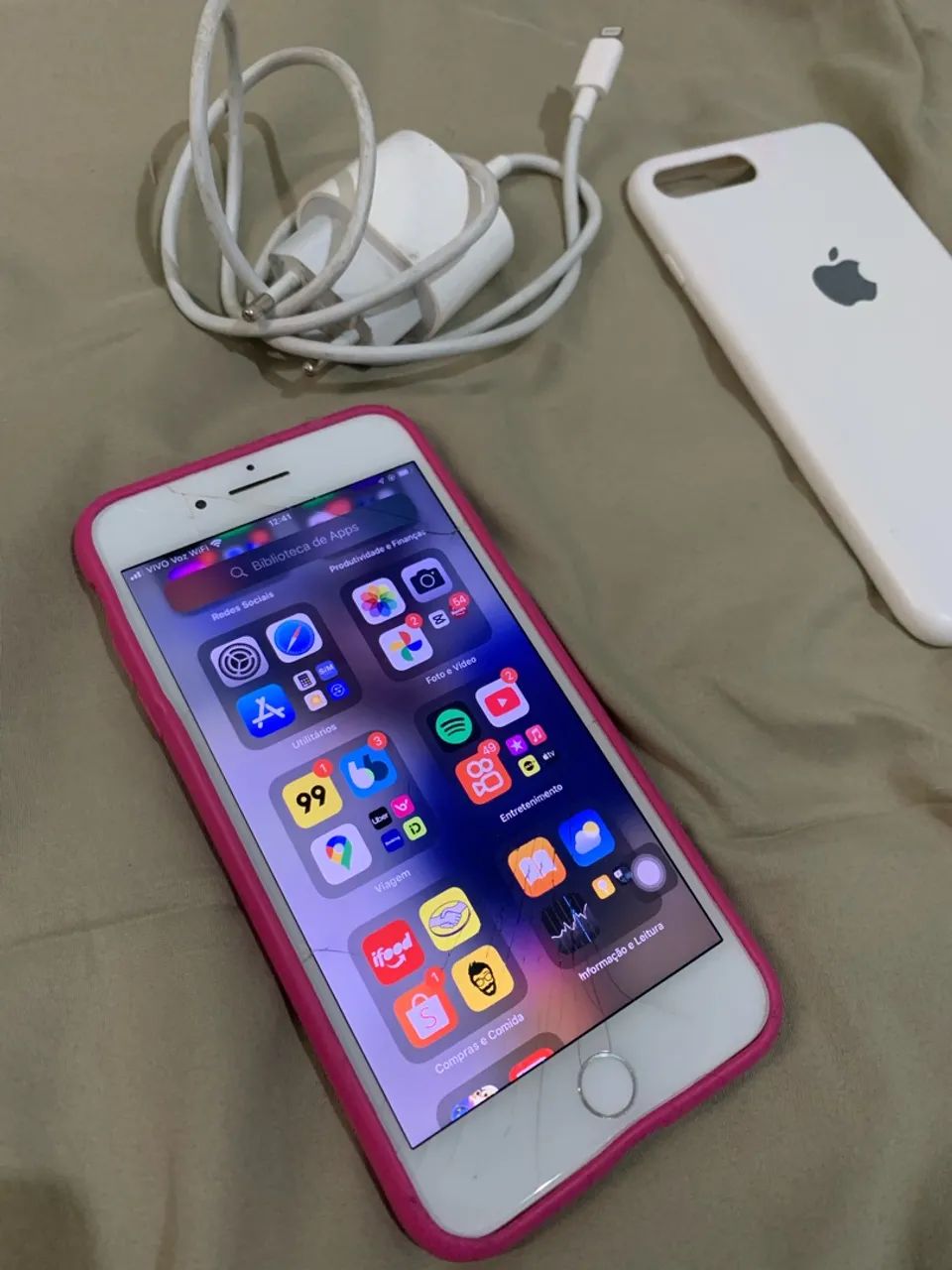 iPhone 7 Plus 128g com detalhes acompanha carregador original  - Foto 2