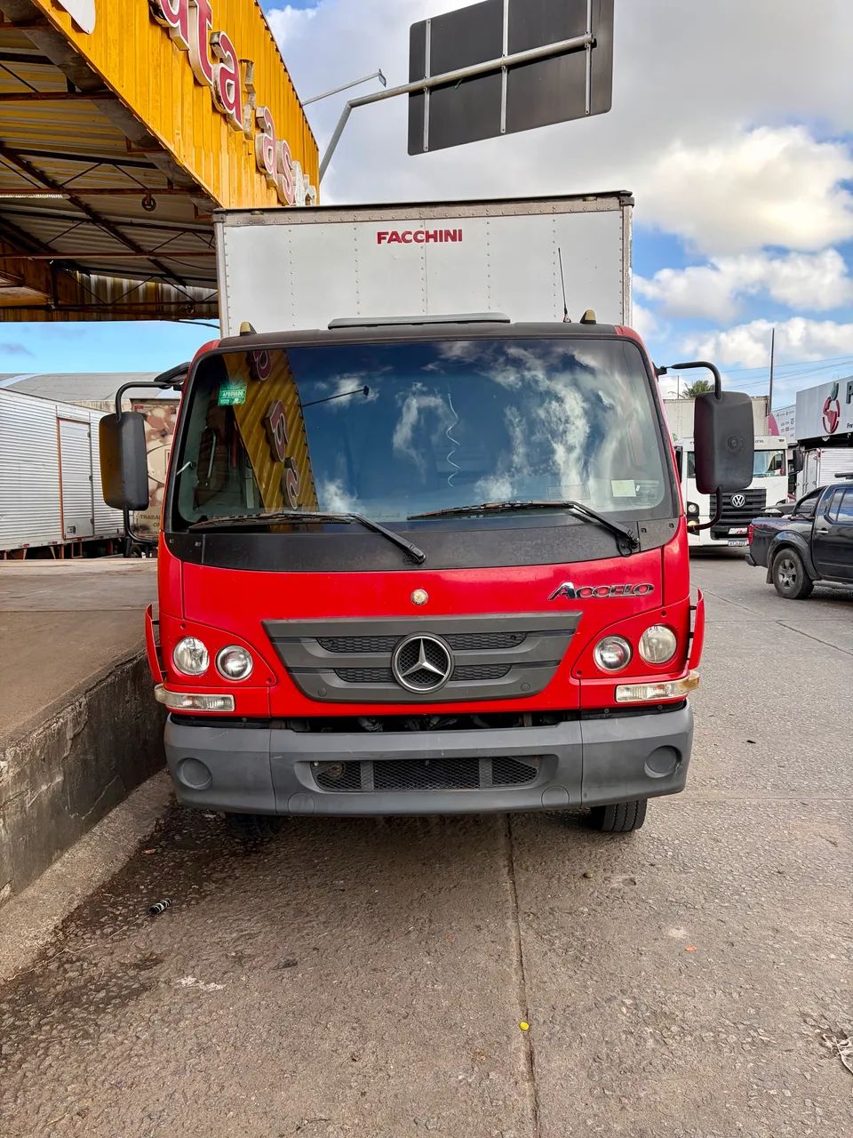 Accelo 815 2018 