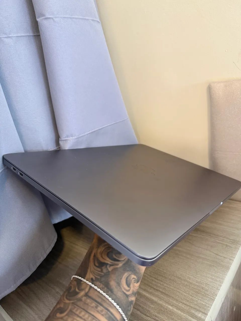 MacBook AIR 2019 - 16/512 - Impecável 