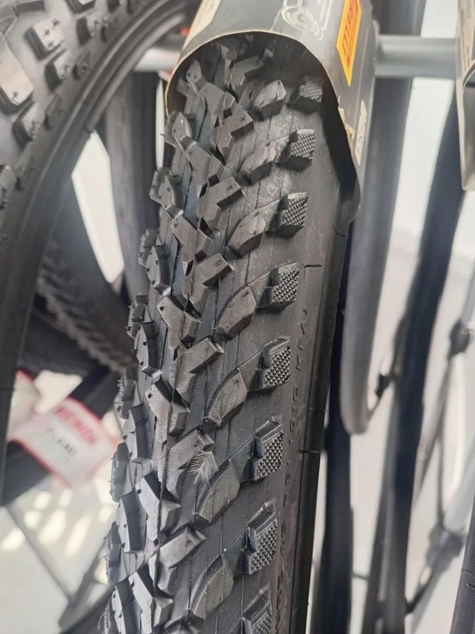 Pneu Pirelli Scorpion mb2 26x2.0 - Foto 2