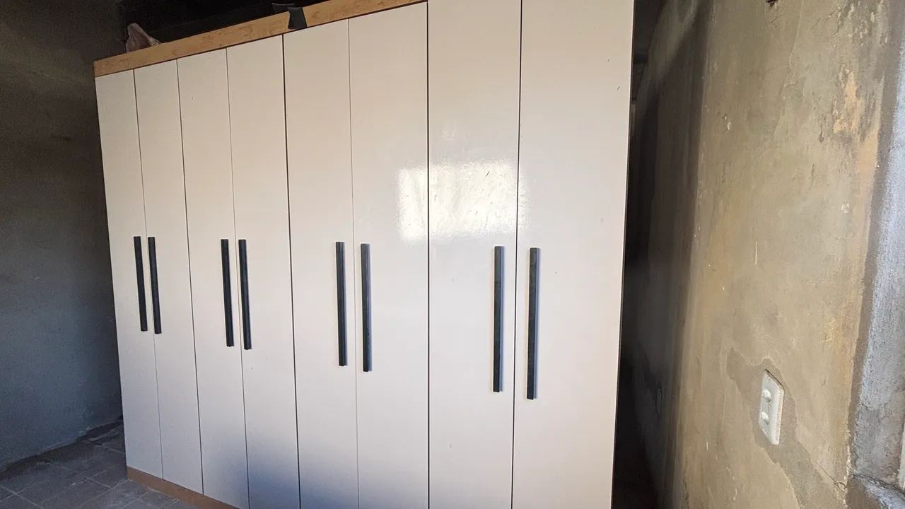 GUARDA ROUPA 8 PORTAS 4 GAVETAS INTERNAS - Foto 3