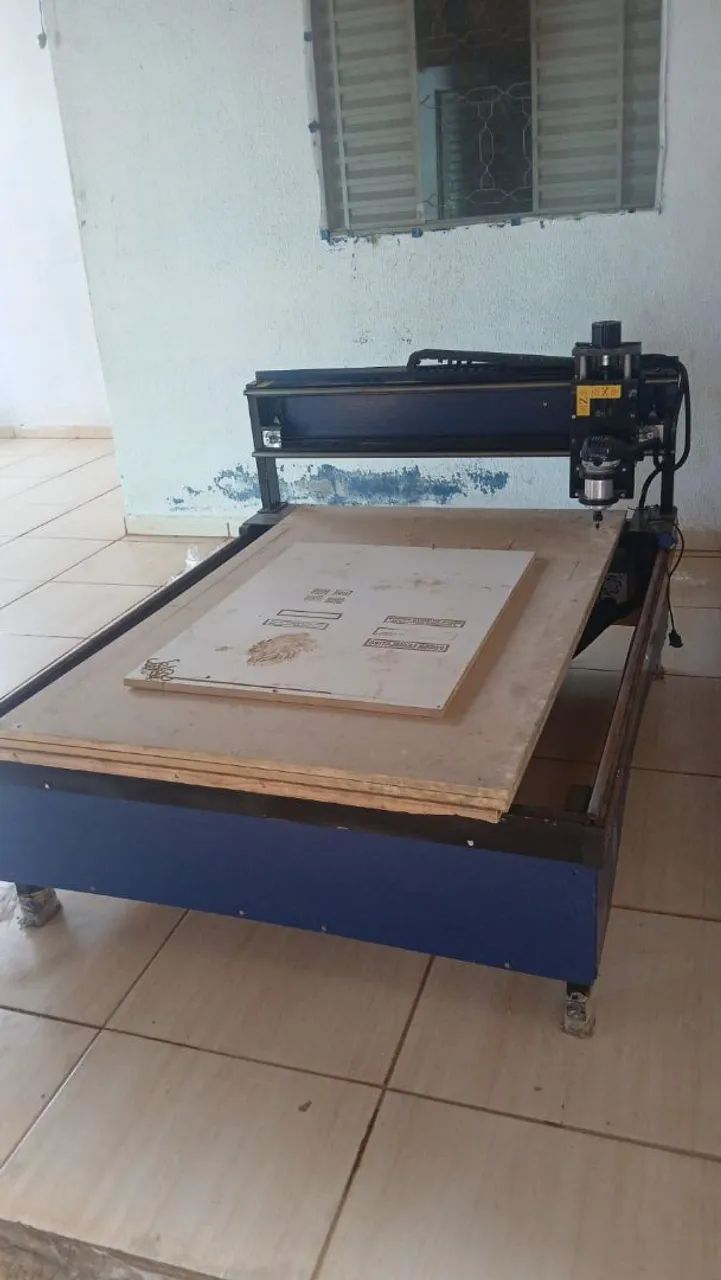 Máquina a cnc router