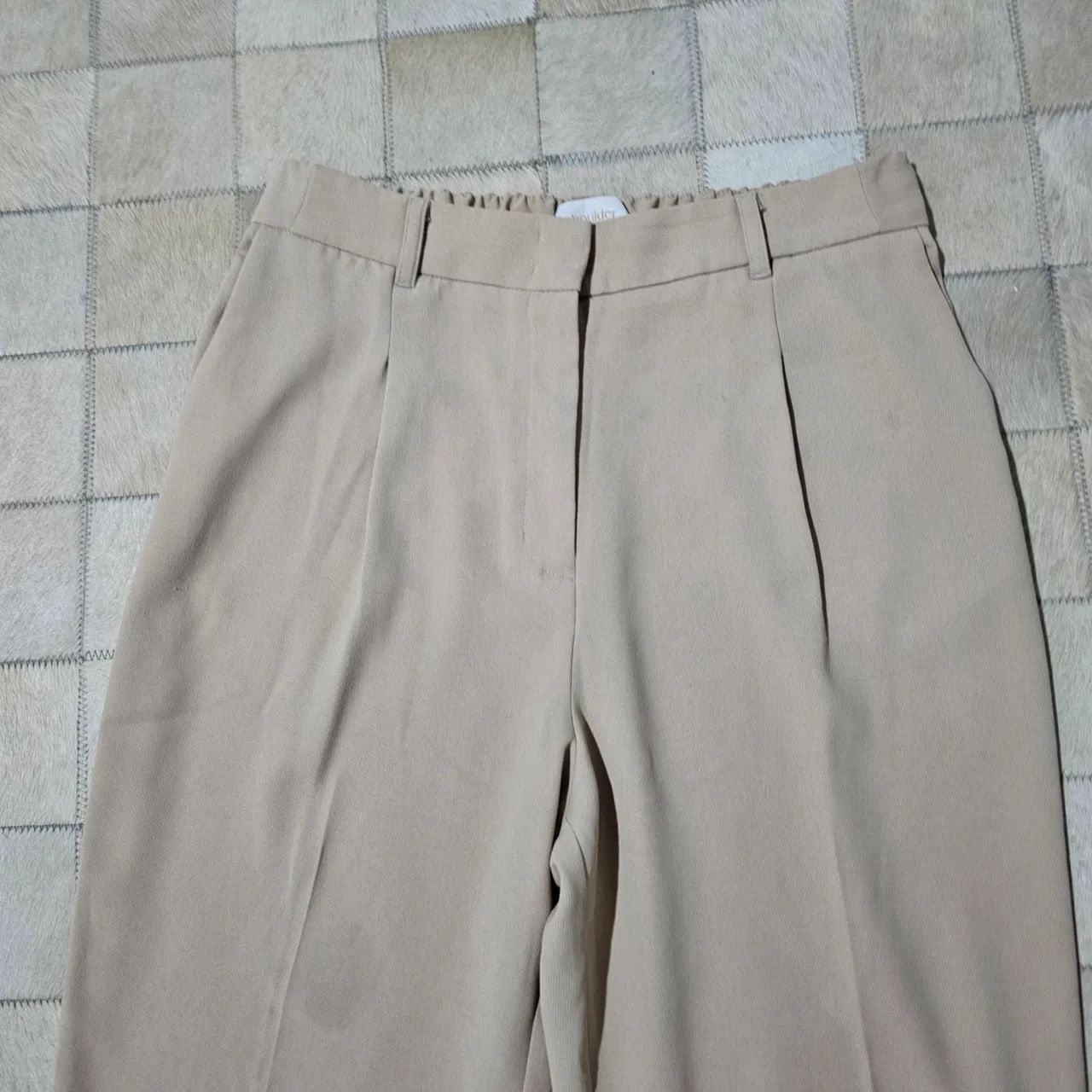 Calça de tecido shoulder bege - Foto 2