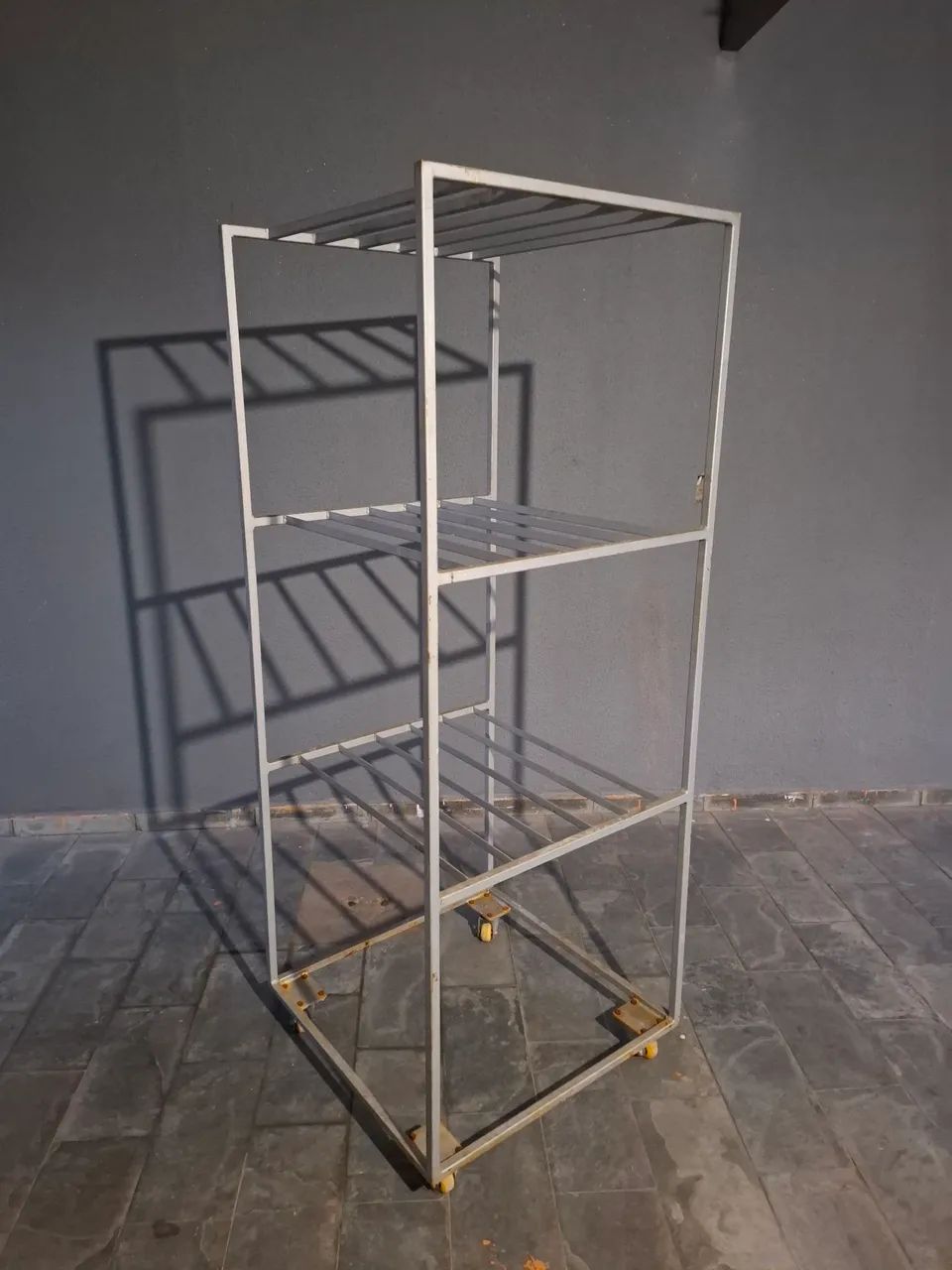 Pratileira de ferro 
