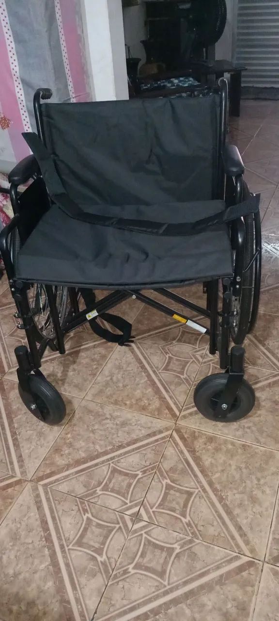 Cadeira de rodas 180kilos assento - Foto 2