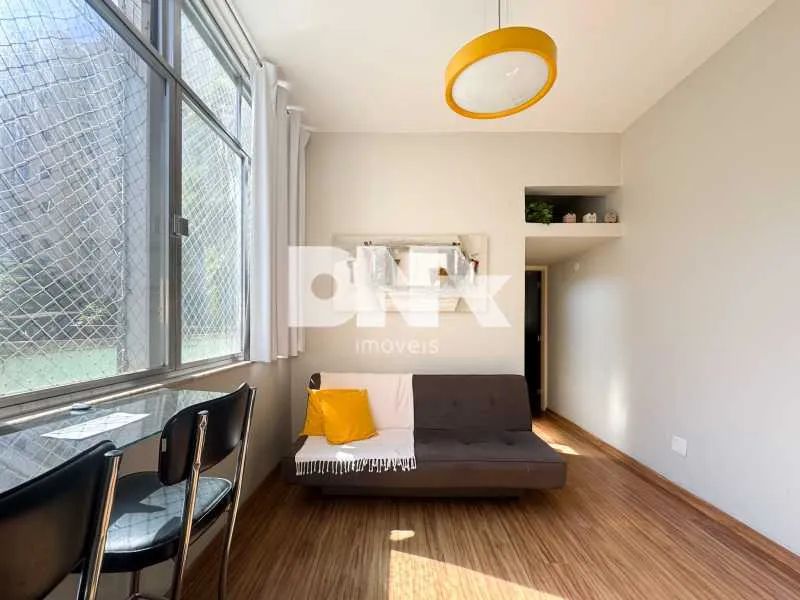 Apartamento : / Residencial / Catete