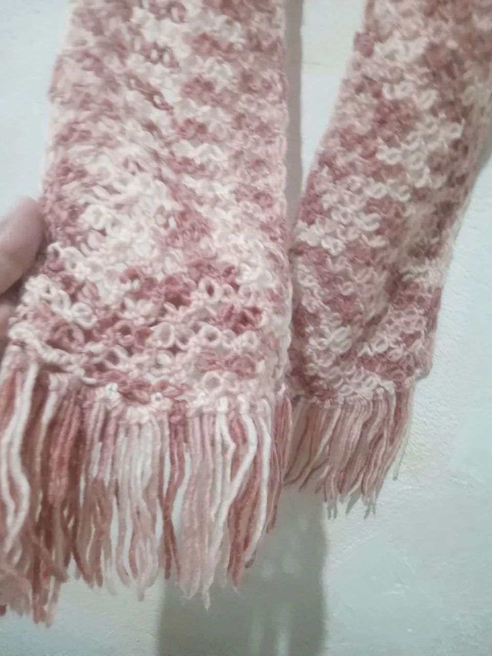 Cachecol Rosa Mesclado Lã de Crochê Feminina  - Foto 2