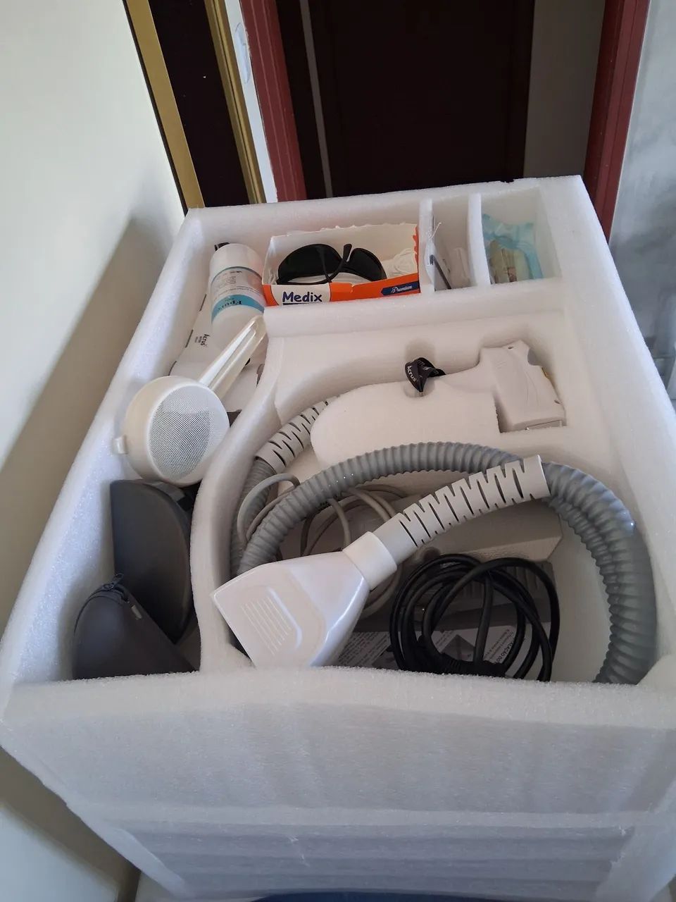 Laser Acrus HTM - Depilação a Laser + Mesa auxiliar HTM - COMPLETO - Foto 5