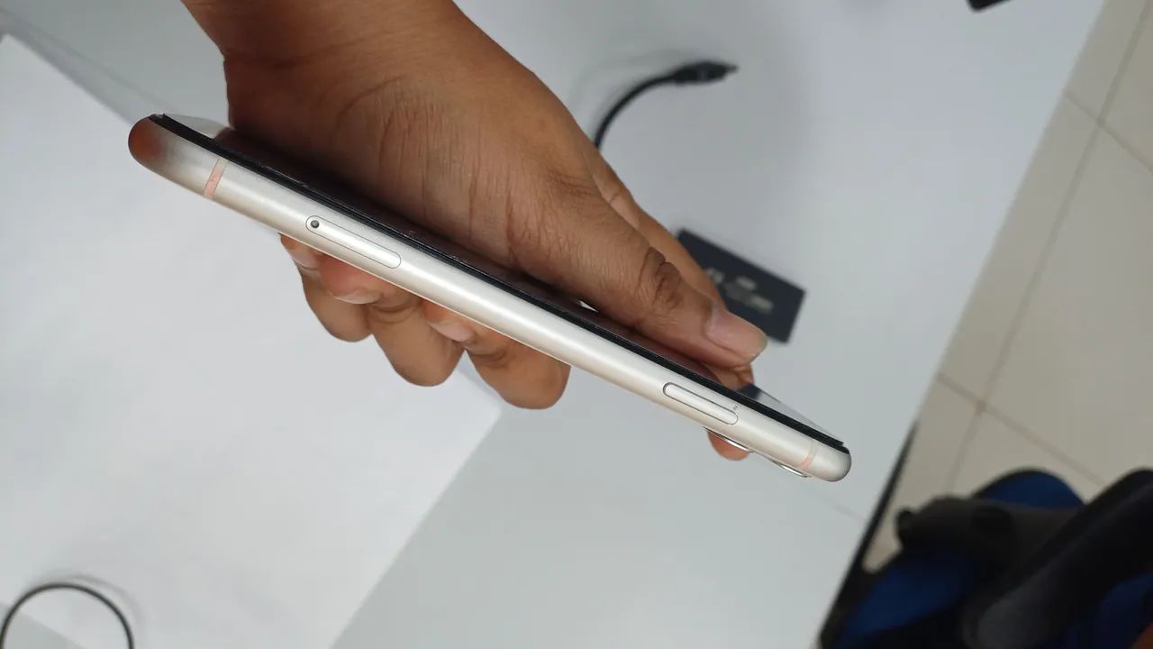 Vendo ou troco iPhone 11 - 128GB - Foto 3