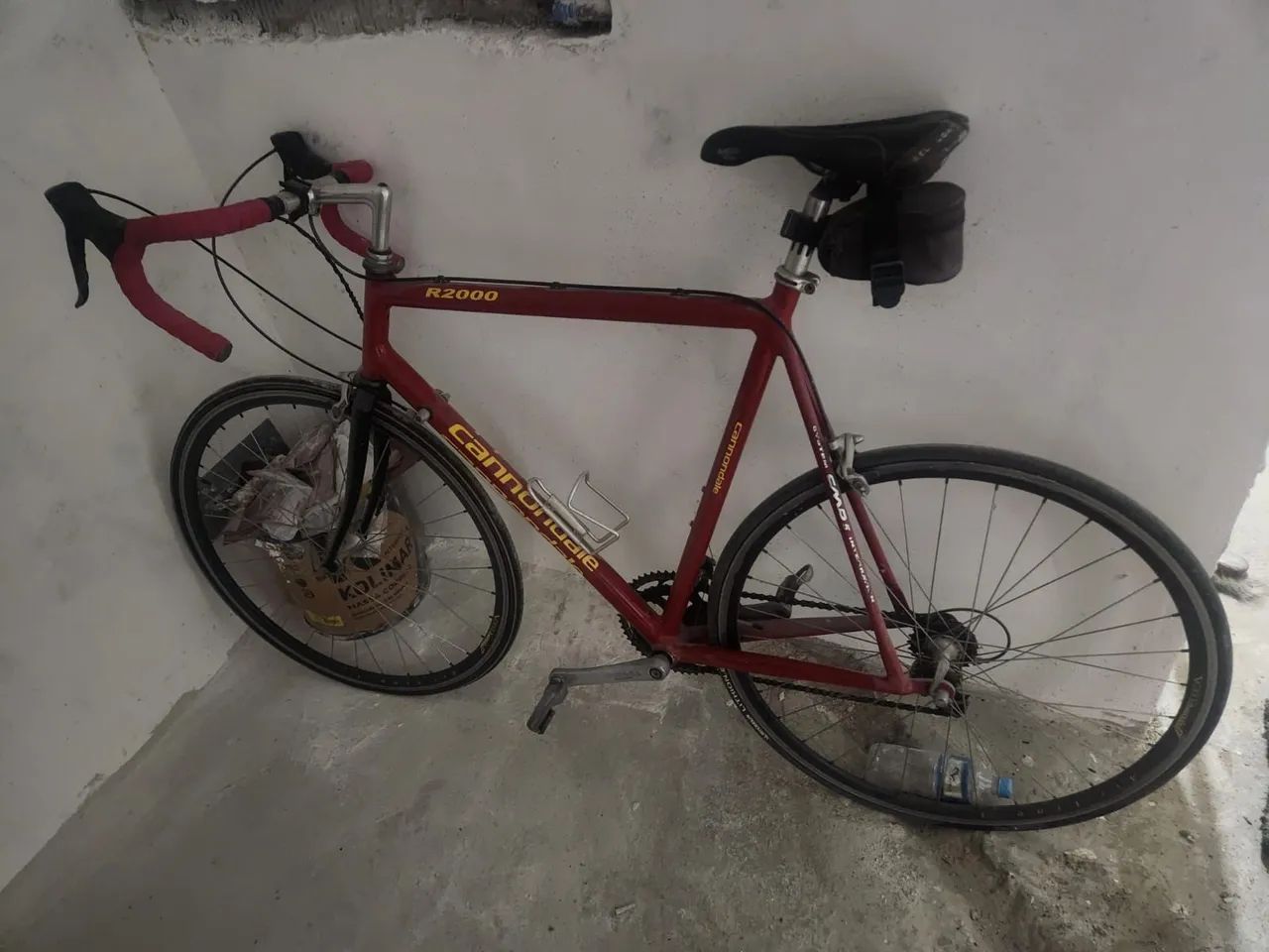 Bicicleta Cannondale R2000 - Clássica, Leve e Confiável