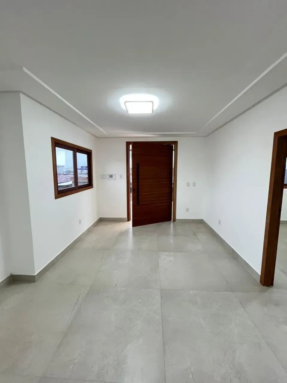 Casa no primeiro andar com 3 quartos, sendo 1 suíte | Conforto, praticidade e excelente ac - Foto 4