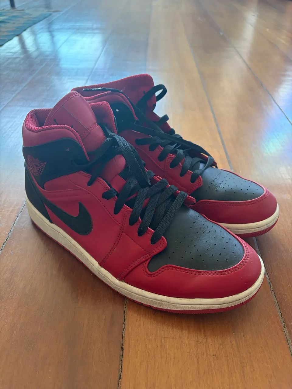 Jordan Air 1 Mid Vermelho e Preto - Foto 3