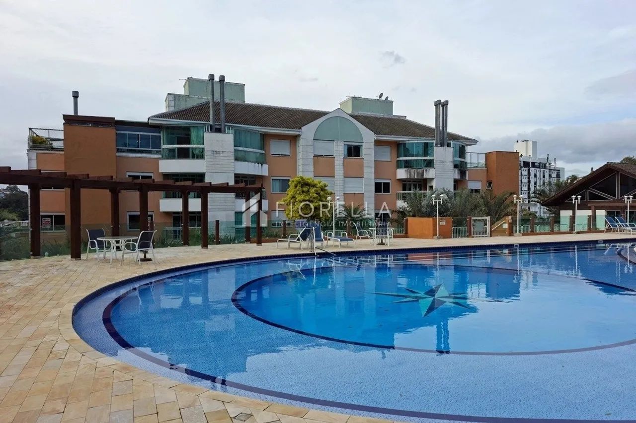Apartamento com 03 dormitórios sendo 01 suíte no bairro Carvoeira - Florianópolis/SC