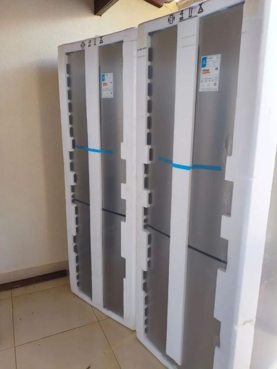 Geladeira Eletrolux 490L inverse/inverter -Nova