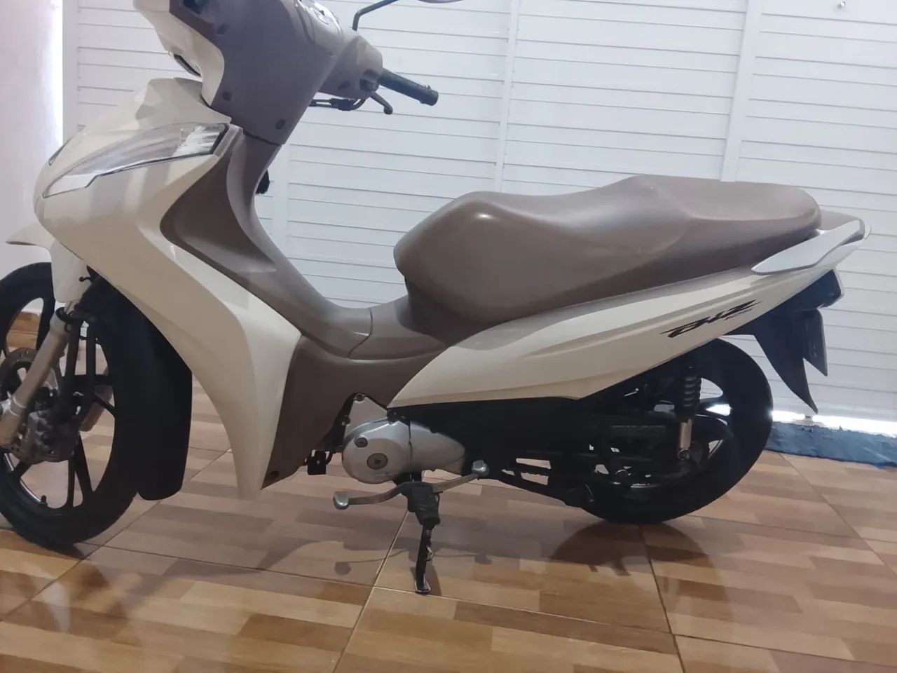 Vendo moto de procedência,muito conservada final 4
