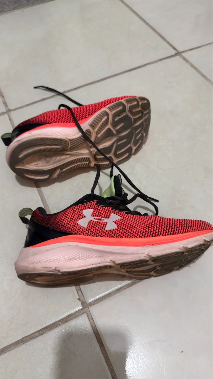 Tênis Under Armour Charged Seminovo  - Foto 3