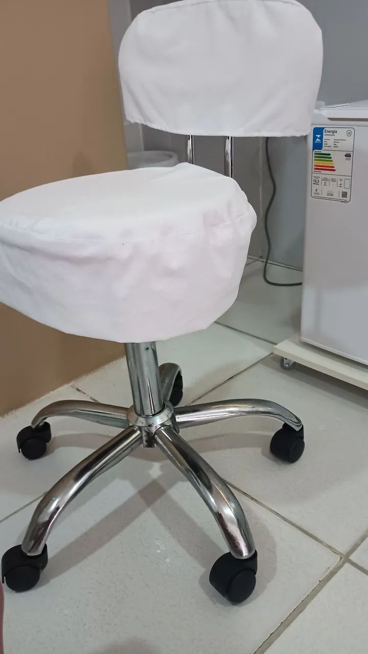 Cadeira de consultório e escada  - Foto 2
