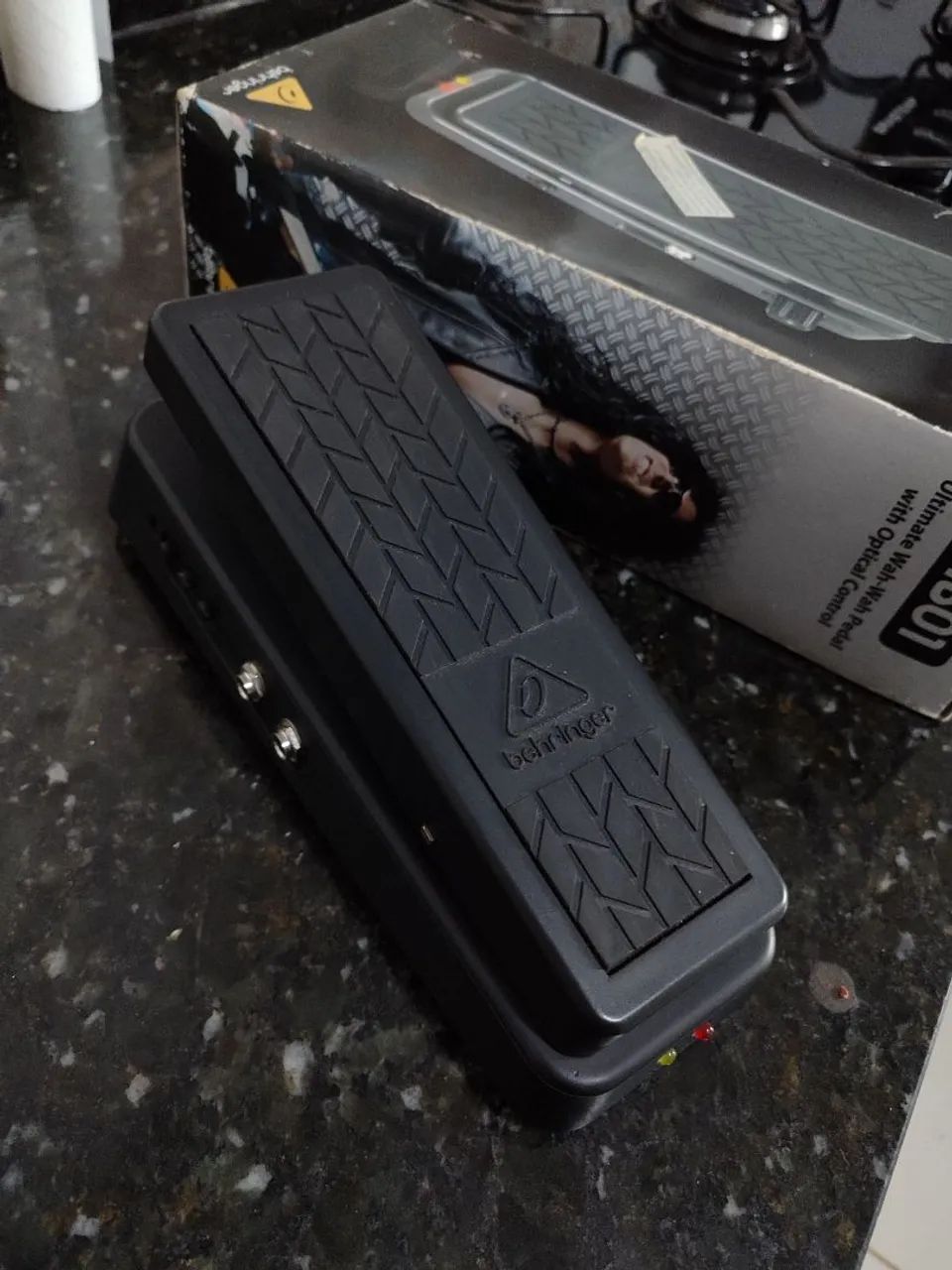 pedal wah wah behringer hellbabe hb01
