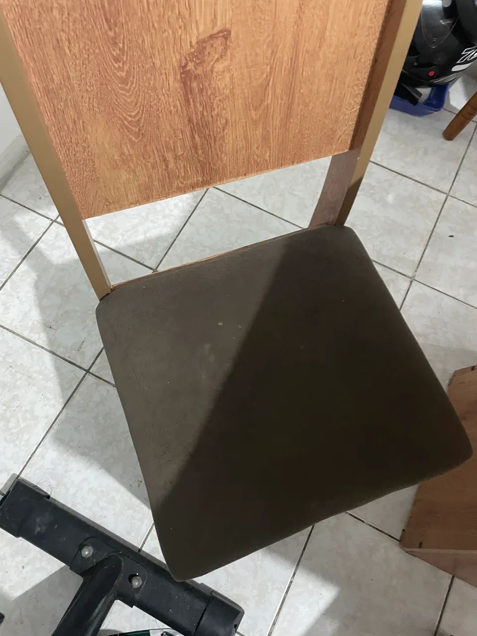 Mesa madeira 4 cadeiras  - Foto 5
