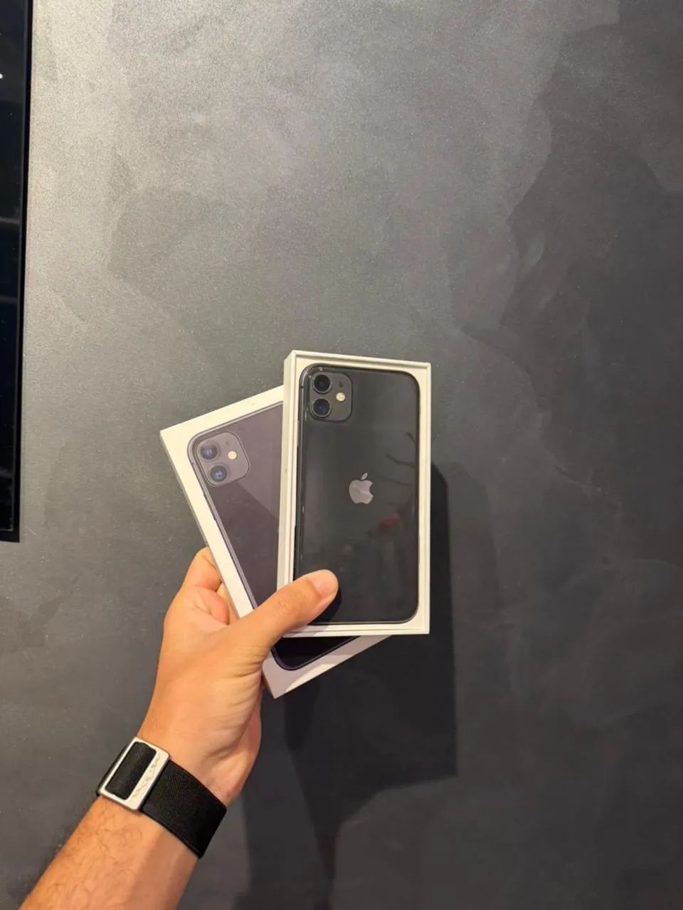 iPhone 11 64 gb branco/preto  - Foto 2