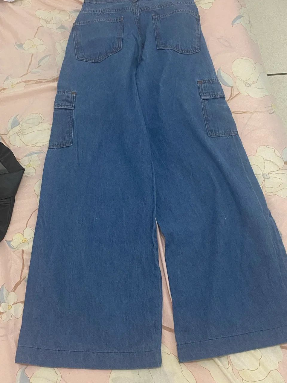 Calça cargo jeans escura - Foto 2
