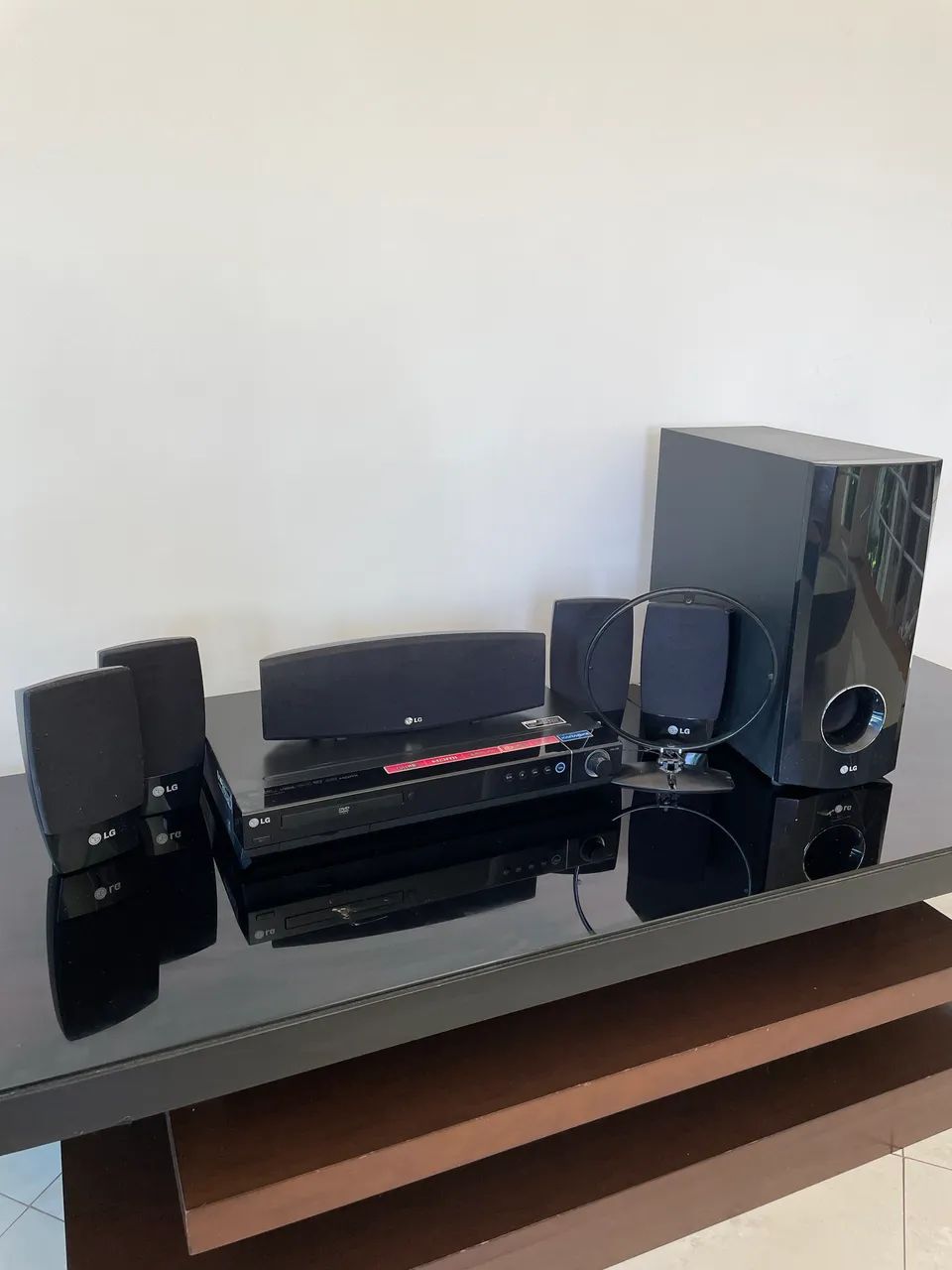 Home Theater LG 5.1 com DVD, HDMI e Subwoofer - Som para TV / Cinema em Casa - Completo - Foto 3