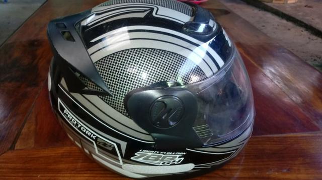 Capacete