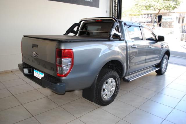 Ford Ranger 2.5 Flex 4x2 CD XLS 2013 - Foto 6