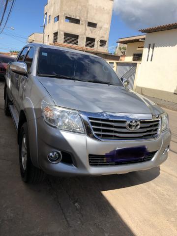 Vendo Hilux SRV 4x2 automática flex