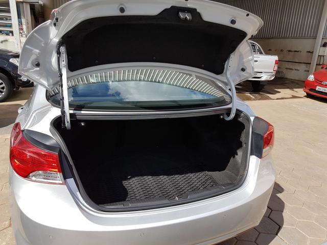 Hyundai Elantra GLS 2.0 - Foto 6