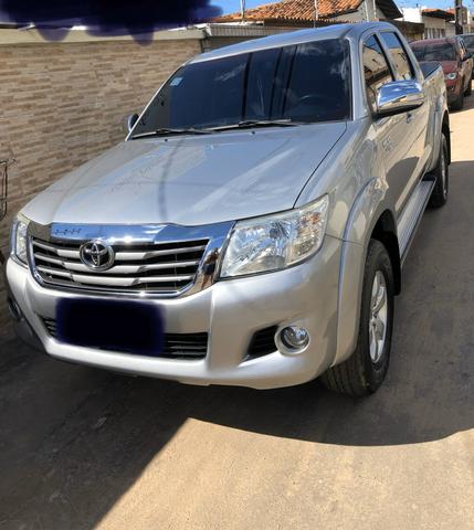 Vendo Hilux SRV 4x2 automática flex - Foto 3