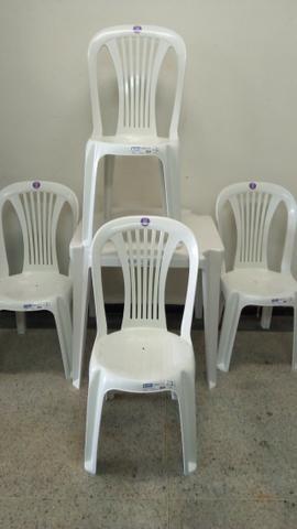 Conjunto De Mesas E Cadeiras De Plástico Jr Para 182kg - Foto 2