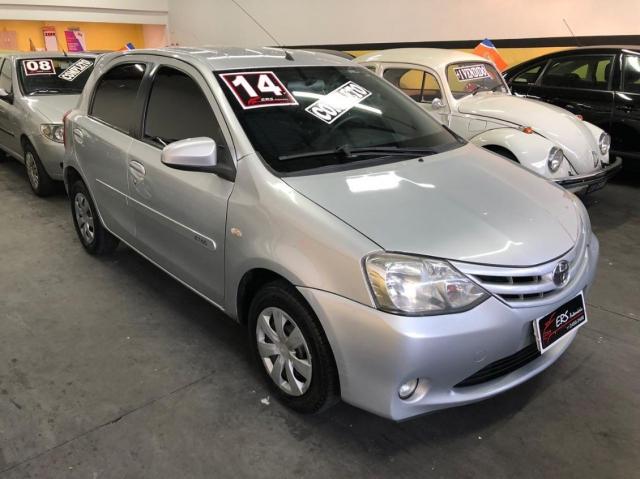 TOYOTA ETIOS 1.5 XS 16V Completo
