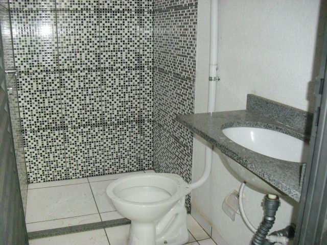 Quarto com banheiro perto da Coca-Cola - Foto 5
