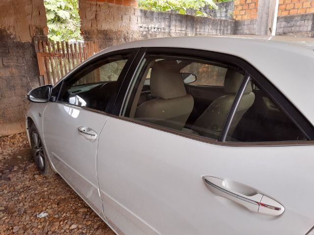 Corolla Altis