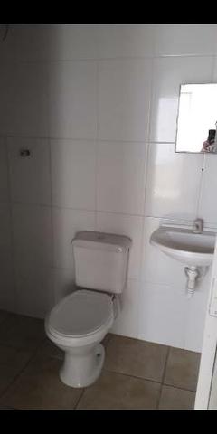 Alugo casa de fundos - Foto 2