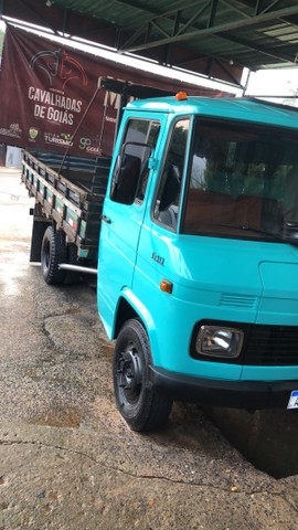 VENDE SE CAMINHÃO 610