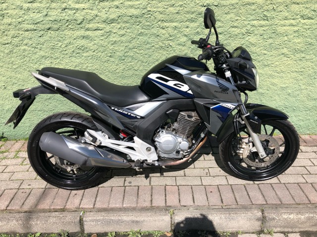 MOTO TOP