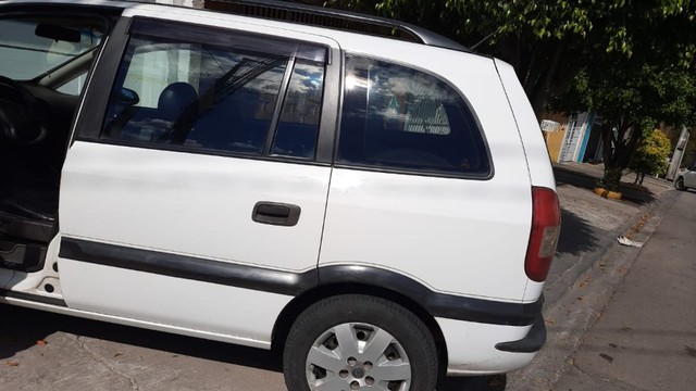 ZAFIRA 2.0 CONFORT 2011/12 GNV