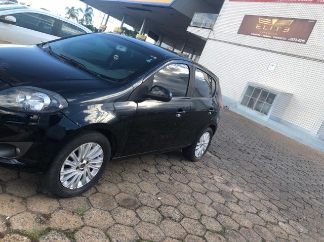VENDO PALIO ESSENCE 1.6 16V FLEX COMPLETO 2014