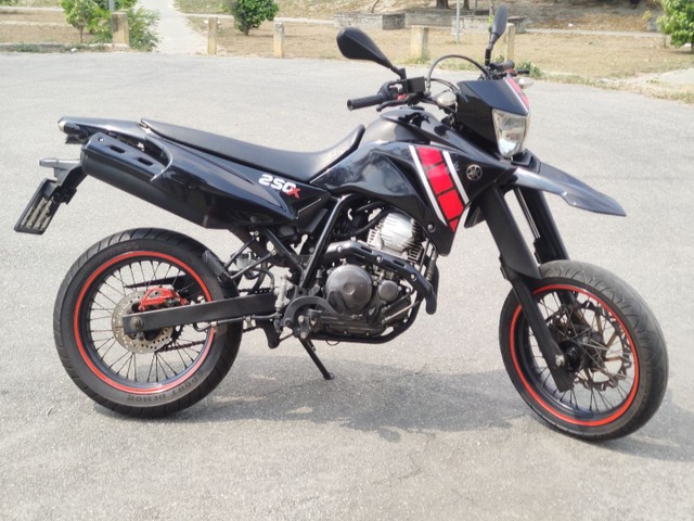 VENDO XTZ 250X  LANDER  2009