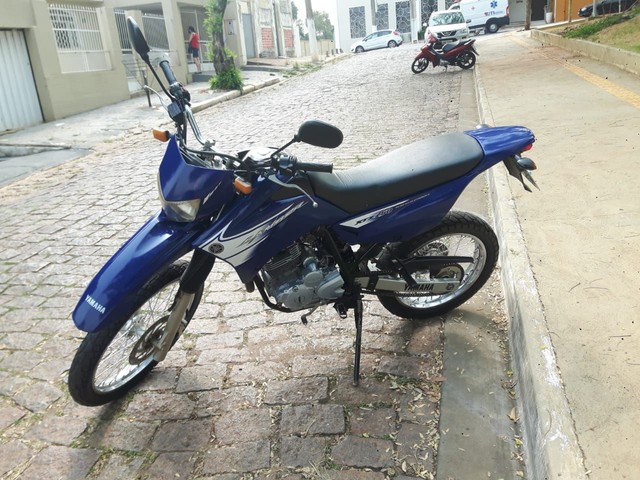 VENDE-SE UMA LANDER 250