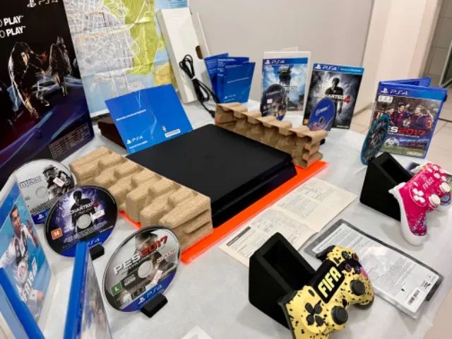 PlayStation 4 slim na caixa+2 controles especiais+jogos em 12X - Videogames  - Taguatinga Sul (Taguatinga), Brasília 1256076022