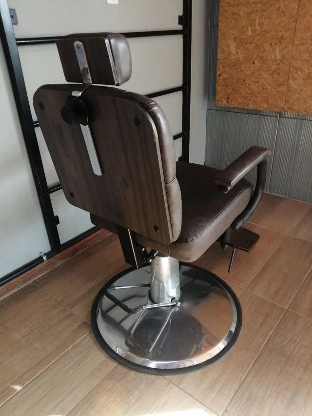 Cadeira Barber Boss Reclinável – Mundo Barbeiro